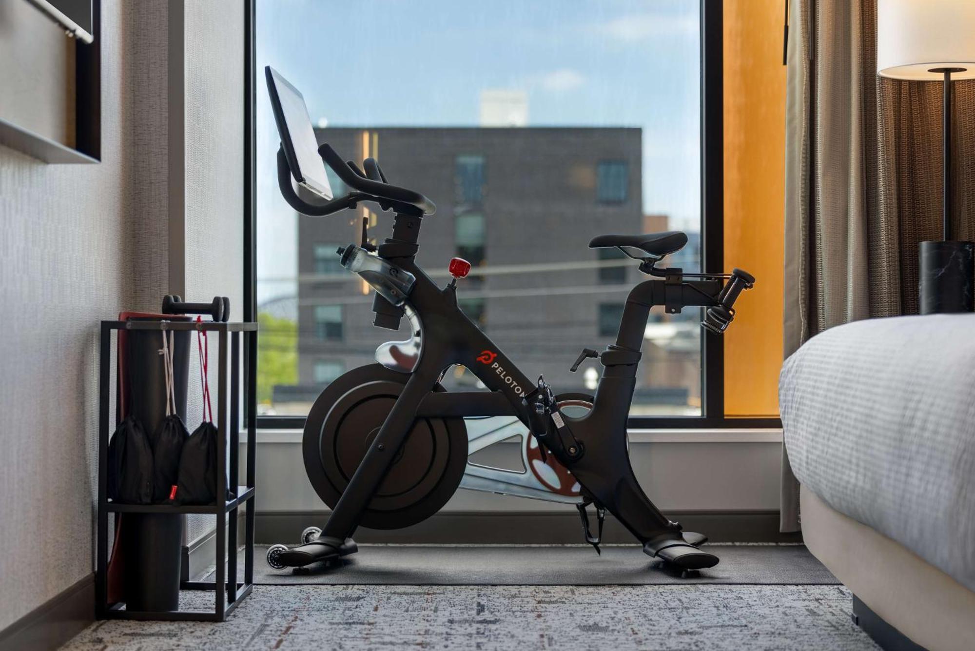 Tempo By Hilton Louisville Downtown Nulu エクステリア 写真
